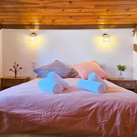 Lou Barry Nyaraló *