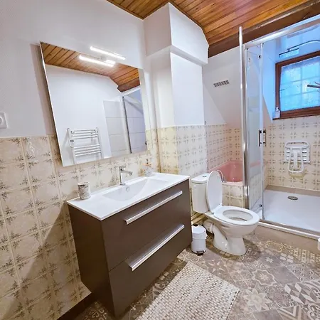 Nyaraló Lou Barry Lassouts